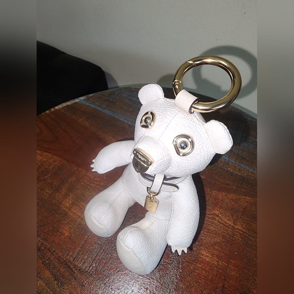 Coach Signature C White Cream Leather Mixed Metals Bear Purse Charm Keychain NEW - Picture 4 of 17